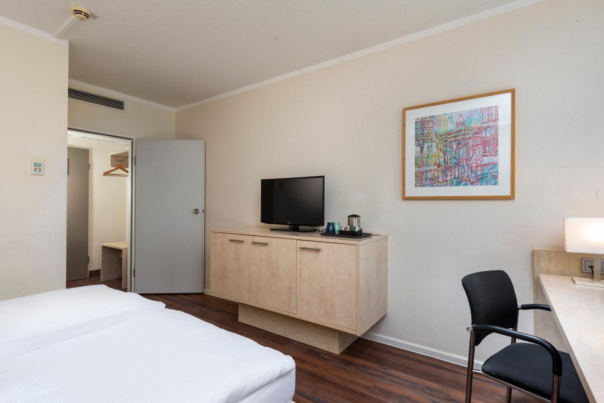 Mercure Hotel Duesseldorf Sued Exterior photo