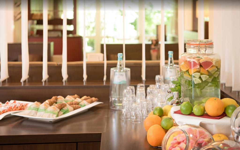 Mercure Hotel Duesseldorf Sued Restaurant photo