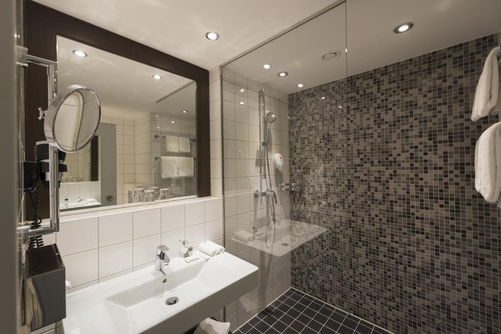 Mercure Hotel Duesseldorf Sued Room photo